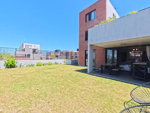 Duplex en Venta en Santa Ana Joven