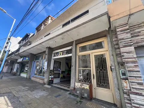 Venta PH de 3 ambientes con patio y terraza en V. Dominico