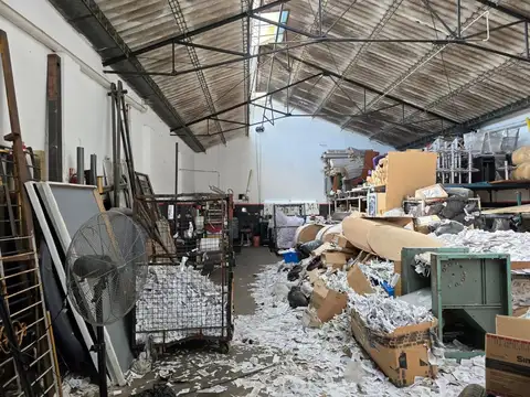 VENTA DE DEPOSITO INTERNO EN LANUS OESTE