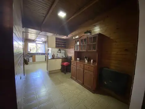 Casa 5 ambientes con 2 baños