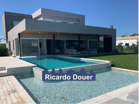 Casa  en Venta a la laguna en El Cantón, Escobar, G.B.A. Zona Norte