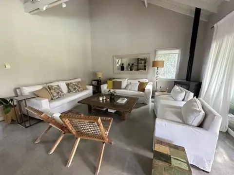 Casa en Venta con 1 cochera