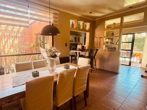 SE VENDE CASA EN BRAGADO CON PILETA