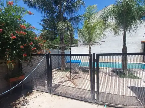 Casa en Venta con 4 cocheras