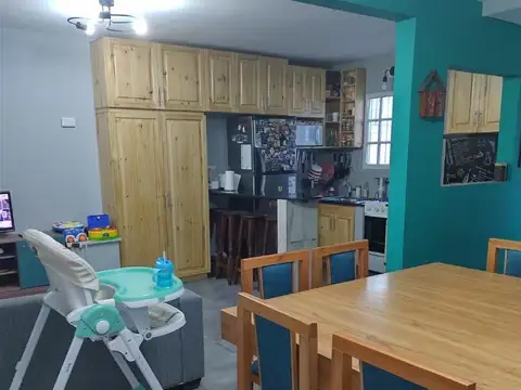 Ph En Venta, En Quilmes Calle La Rioja 162