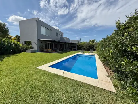 Casa en Venta en Ayres Plaza, USD 580.000