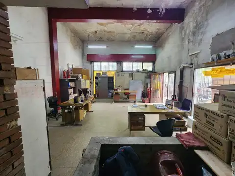 EXCELENTE FRACCIÓN DE 2.100M² CON SECTOR ADMINISTRATIVO