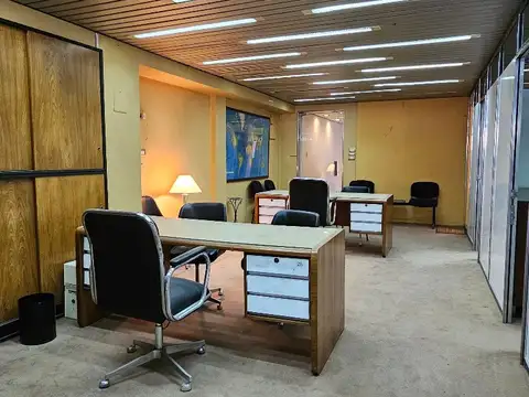 Oficina 5 ambientes con 1 baño