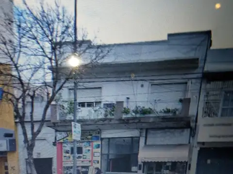 CABALLITO: AV. LA PLATA AL 1400- :  LOCAL EN GALERIA,  EN PLANTA BAJA, CERCA DE LA ENTRADA  U$S 25.000.- SATE PROPIEDADES CEL  
