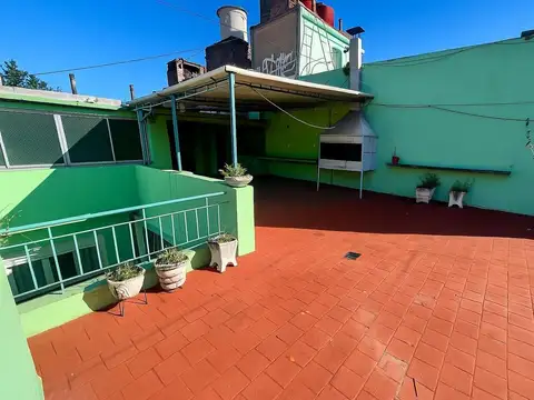 VENTA CASA  2 FLIAS C/LOCAL EN LA BOCA, APTA CRED.