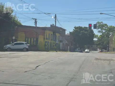 Ayolas esquina Berutti