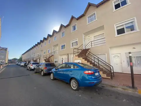 Triplex de 4 ambientes