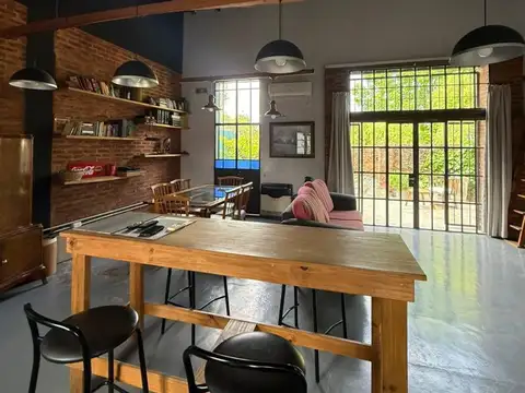 Casa en Venta con 3 cocheras