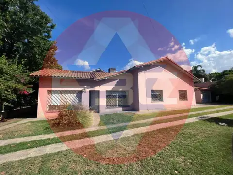 Versátil Casa 9 amb 300 m² Quincho c/parrilla altillo 4 cocheras a 400 mtrs Estación Monte Grande