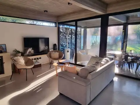 Casa en Venta en Villa Zapiola, USD 245.000