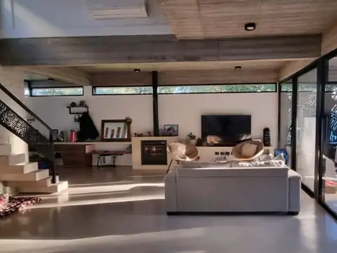 Casa 4 ambientes con 4 baños