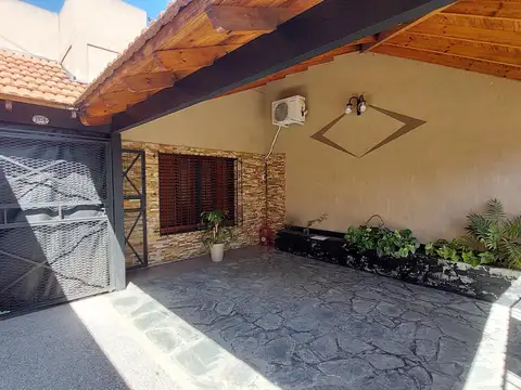 Casa 4 ambientes con 3 baños