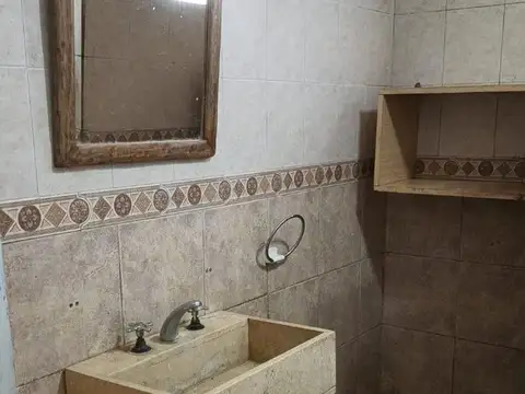 Casa 2 ambientes con 1 baño