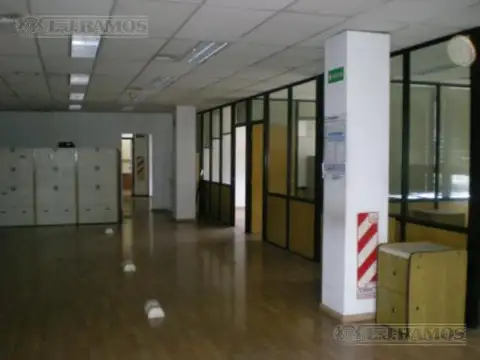 Oficina en Venta con 2 cocheras