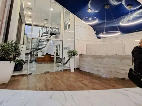 ALQUILA OFICINA EN TORRE MADERO,  CATALINAS NORTE. PISO 23