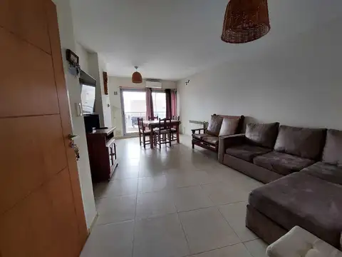 Departamento 3 ambientes con 2 baños