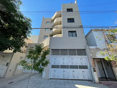 Departamento a Estrenar! Con Cochera! A mts Reina Fabiola!