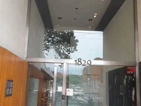 Departamento en Alquiler en Colegiales, $ 420.000