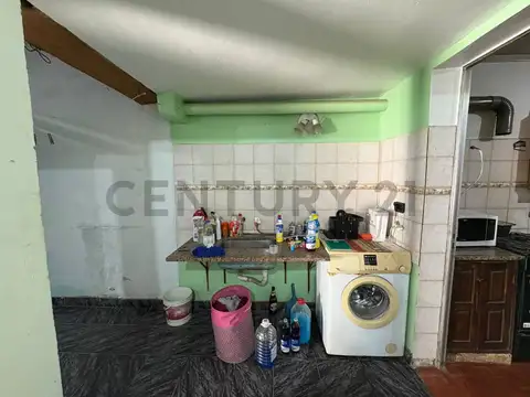 Casa 7 ambientes con 2 baños