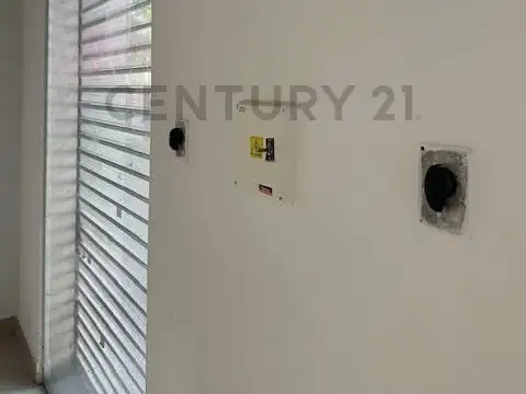 LOCAL COMERCIAL CON DEPOSITO A LA VENTA EN LA PLATA