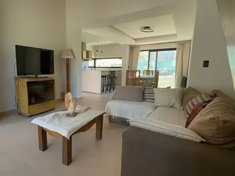 Casa en Alquiler de 3 dormitorios