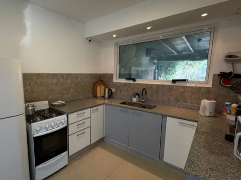 Casa 5 ambientes con 1 baño