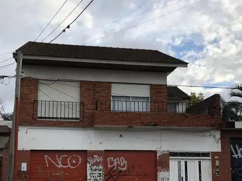 Departamento y local en VENTA sobre Alem Monte G.
