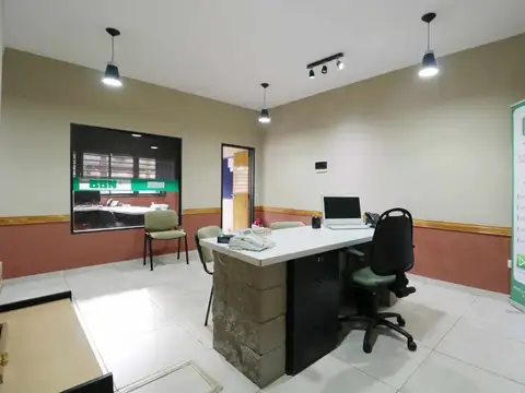 Avenida Mariano Acosta 500