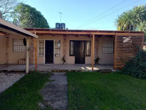 Casa 5 ambientes con 2 baños