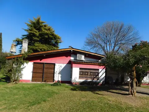 CASA ALQUILER PACHECO 3 Dormitorios PILETA JARDIN PARRILLA VESTIDOR lote 2840 mts