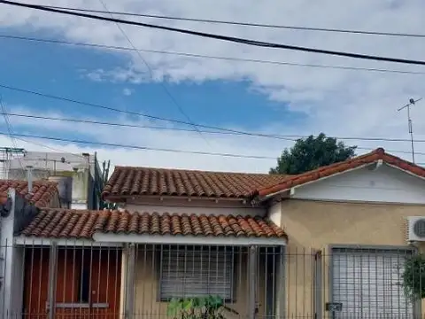 VENTA DE CHALET 4 AMBIENTES  