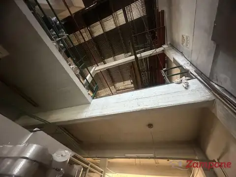 Galpon en Venta 43  mts Fondo