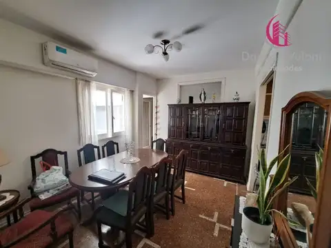 HERMOSO DEPARTAMENTO 3 AMBIENTES CON PATIO, EN EXCELENTE UBICACIÓN.