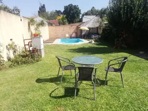 Casa en Venta con 1 cochera