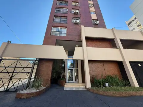 Aristóbulo Del Valle al 200