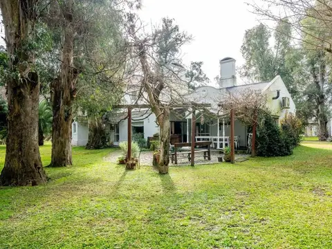 VENTA CASA 4 DORMITORIOS CLUB LA TRADICION ALVAREZ