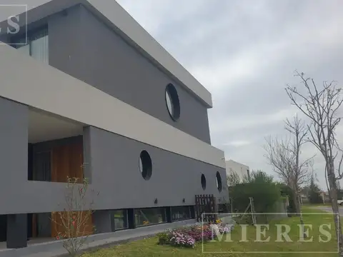 Casa en alquiler anual sin muebles en Virazon, Nordelta