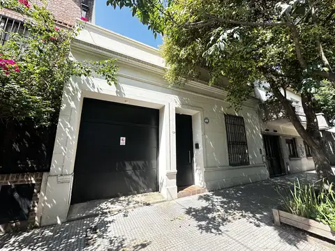 Excelente Casa de 2 amb en Lote propio con cochera