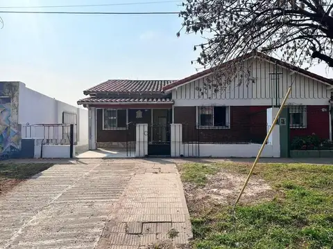 VENTA CASA 3 AMBIENTES PARQUE SAN MARTIN, MERLO.