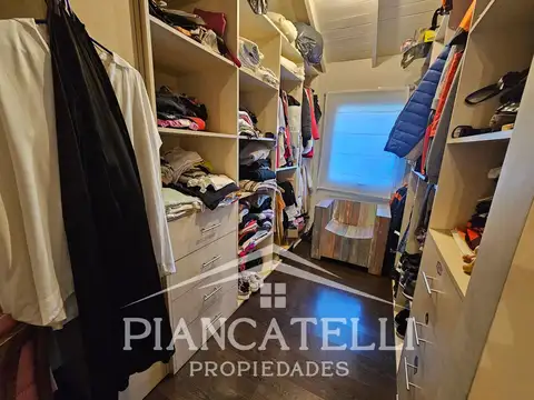 VENTA DE CASA EN COUNTRY BANCO PROVINCIA CON HERMOSO LOTE