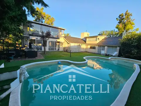 VENTA DE CASA EN COUNTRY BANCO PROVINCIA CON HERMOSO LOTE