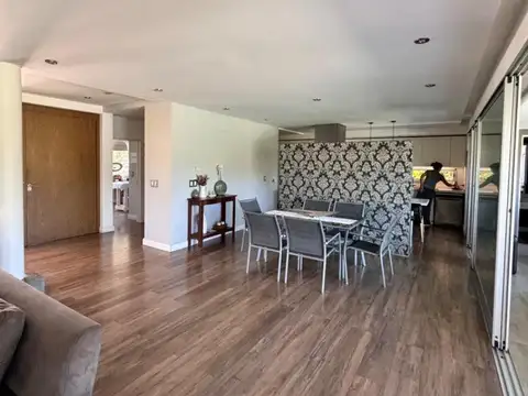 Casa 6 ambientes con 3 baños
