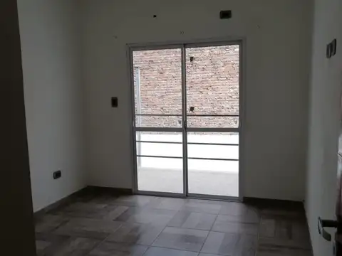 Departamento de dos ambinetes sin expensas - Thames 3700 San Justo
