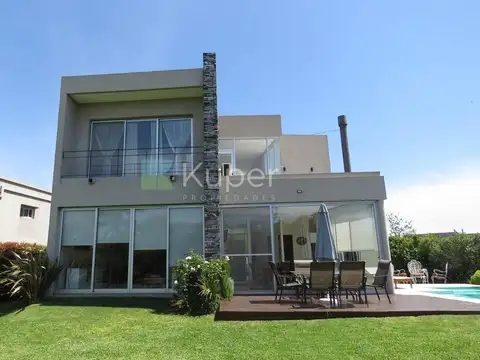 AYRES PLAZA CASA EN VENTA 800