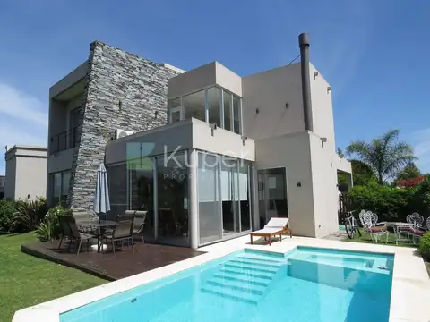 Casa  en Venta en Ayres Plaza, Pilar, G.B.A. Zona Norte